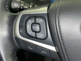 ステアリングスイッチ装備!運転しながら手元でオーディオの操作などができます。