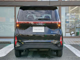 前後バンパーには障害物ソナー付き 障害物等への接近を知らせます。