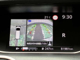 【アラウンドビューモニター】上空から見下ろしているかのような映像で駐車をサポート。安心です。