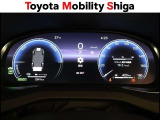 昼間でも夜間でもくっきり見やすい高質感メーター!