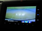 バックモニターも装備しております。バックギアに入れるとナビ画面に車の後方が映し出されます。これで後方確認も安心!