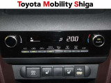 お好み温度に設定すると自動で調整してくれるオ-トエアコン装着車です。