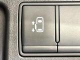 【パワースライドドア】スマートキーや運転席のスイッチでスライドドアの開閉が可能♪電動だから力を入れてドアを開ける必要が無く、小さいお子様でも、重い荷物を持っている時もラクに開け閉めできます♪