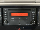 CD一体チューナーラジオが装備されております。お好きな音楽を聴きながら快適にドライブができます。