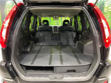 積み下ろしのしやすいデッキにはたっぷりと荷物を積み込んでいただけます。遊びから仕事まで、様々なシーンで頼れます♪