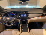XT5クロスオーバー ラグジュアリー 4WD 本革シート