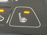 【シートヒーター】寒い日に重宝するシートヒーター!エアコンより早く温まってくれるので寒がりの人も安心ですね♪エアコンの温風は乾燥するから苦手、という方にもをおすすめです。