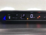 とっても見やすいメーターです。夜間時はラグジュアリーな気分にさせてくれる照明が魅力ですので、夜のドライブも楽しみになりますよ♪