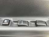 全席パワーウインドです。ドアミラーの格納調整も行えます!