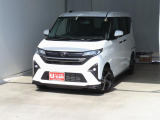 シャイニングホワイトパール。青みがかったパールが美しく晴れやかな気分になります。
