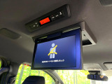 【フリップダウンモニター】大画面モニターで後席でもエンタメをお楽しみいただけます。小さなお子様にも大人気の装備です♪
