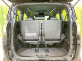 普段のお買い物や通勤、送迎等に十分な荷室スペースを確保しております。セカンドシートを倒すと、大きな荷物の積載も可能です♪