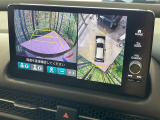【マルチビューカメラシステム】専用のカメラにより、上から見下ろしたような視点で360度クルマの周囲を確認することができます☆死角部分も確認しやすく、狭い場所での切り返しや駐車もスムーズに行えます。