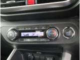 ☆オートエアコンです♪一度お好みの温度に設定すれば、車内の温度を検知し風量や温度を自動で調整してくれる優れもの!暑い&hellip;寒い&hellip;と何度もスイッチ操作をする必要はありませんね♪