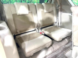 床下収納式のサードシートです。座席部分をコンパクトに収納でき、広大な荷室スペースとしてお使いいただけます!乗車人数や荷物の量など利用シーンに合わせて3列目を有効活用でき、とっても便利♪