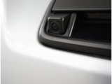バックカメラが付いているので後方確認が非常にしやすいです。今や運転初心者も熟練者も必須装備!ついていて損はないですね♪