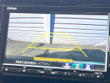 【バックカメラ】駐車時に後方がリアルタイム映像で確認できます。大型商業施設や立体駐車場での駐車時や、夜間のバック時に大活躍!運転スキルに関わらず、今や必須となった装備のひとつです!