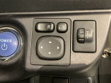 狭い駐車場で便利な電動格納ドアミラーが付いています。