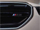 ☆BMWの代名詞とも言える【キドニーグリル】一目見ただけでBMW車であると認識できる確固たるアイコンとして存在感を放ちます☆