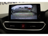 ■バックカメラ■ モニターを見ながら車庫入れやバック運転ができるので、車庫入れが苦手な方や大きな車を運転する際にも安心!現在のバックカメラは小型になってあまり目立ちません。視野も広く、オススメです!