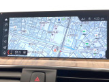 ●純正ナビ:一体感のあるナビは、高級感ある車内を演出してくれます。オーディオ機能も充実しておりますので、運転もより楽しめます♪