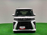 細部にメッキパーツの煌き。大人の感性に響く洗練さを身にまとった後期タントカスタムが入荷致しました。