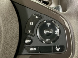 【アダプティブ・クルーズ・コントロール】予め設定した車速内でクルマが自動的に加減速。 前走車との適切な車間距離を維持しながら追従走行し、高速道路でのドライバーの疲労を軽減してくれる嬉しい機能付♪