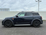 ご納車前には、MINIを熟知したメカニックによる100項目の点検・整備を行います。不具合箇所、交換時期に達している部品に関しましては、全て当社負担で交換してからのご納車となります。