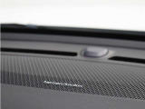 【harman/kardon】世界のオーディオファン垂涎のプレミアムサウンドシステムを搭載。原音に近い音場空間を忠実に再現。乗る人すべてに最良の音響体験を提供します。