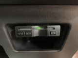 ETCを装備しています☆有料道路の料金所をノンストップで通過できてとても便利です☆高速道路のETC割引なども使えるのであるに越したことはない機能です!