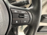 クルーズコントロールを装備しています。高速道路などで一定の速度で走ってくれるので運転が楽ですよ!速度を設定できますので、スピードの出しすぎにも注意できます。