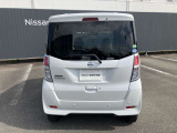 後部座席はプライバシーガラスとなっています。座っている人や置いてある荷物が見えにくくなっているのでプライバシーの確保が出来ます。ぜひ見て確認してみて下さい