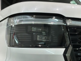 LEDヘッドライトは、点灯の瞬間から最大光量を発揮し、突然暗くなるトンネルなどでの安定感を高めます。