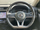 ステアリングスイッチ搭載!ハンドルひとつで手を離さなくても運転中視線をそらさなくても操作が出来て便利です