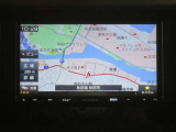 純正メモリーナビ装着車です☆お出かけの際に安心なカーナビ機能はもちろん、CD機能も付いています♪