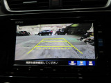 バックカメラの画像です。ガイドラインがスムースな車庫入れをサポートいたします。車庫入れの安心感がアップしますね。