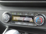 オートエアコンで車内はいつでも快適です♪