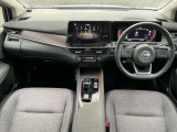 運転席周りの装備がご覧いただけます。展示場では実際にシートに座って確認していただけます。