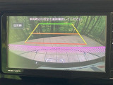 【バックカメラ】駐車時に後方がリアルタイム映像で確認できます。大型商業施設や立体駐車場での駐車時や、夜間のバック時に大活躍!運転スキルに関わらず、今や必須となった装備のひとつです!