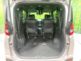 普段のお買い物や通勤、送迎等に十分な荷室スペースを確保しております。セカンドシートを倒すと、大きな荷物の積載も可能です♪