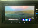 【バックカメラ】運転が苦手な方も車庫入れラクラクです!ギアをリバースに入れれば自動的に切り換わりますので、面倒な操作は不要です♪狭い駐車場もお車を傷つけず安心ですね!