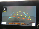 バックガイドモニターで、後方を確認しながら安心して駐車することができます。運転初心者も熟練者も必須の機能ですよ!