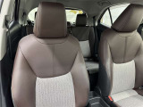 高いホールド性で運転姿勢が安定します。長距離ドライブでも疲れにくいのが魅力です。
