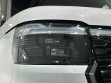 LEDヘッドライトは、点灯の瞬間から最大光量を発揮し、突然暗くなるトンネルなどでの安定感を高めます。