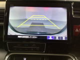 バックでの車庫入れも安心です! リアカメラが付いているバックモニター付のナビを装備しております。操作線もついており距離感も画面から確認できます。