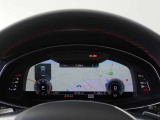 各モデルの情報がインプットされた専用テスターで過去の細かな不具合を確認し、モデルの各部位ごとに専用スペシャルツールを用いて整備します。