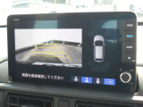 リアカメラ付きで車庫入れも安心。