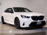 BMWのダイナミック且つエモーショナルなスタイルを印象付けるキャラクターライン(プレスライン)眺めているだけで溜め息の出る美しさです☆