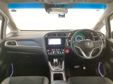 【前方視界】開放的な前方視界!運転がしやすく疲れにくいです♪窓が大きく、見通しがとっても良いおクルマですよ♪