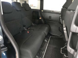 ゆとりある広々とした車内空間は、ドライブを始め買い物やレジャーなど、幅広く活躍します。一人でもみんなとでもお出かけを楽しみましょう!